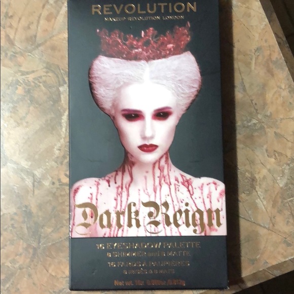 🌟HOST PICK🌟Revolution DARK REIGN Eyeshadow Box - Picture 2 of 2